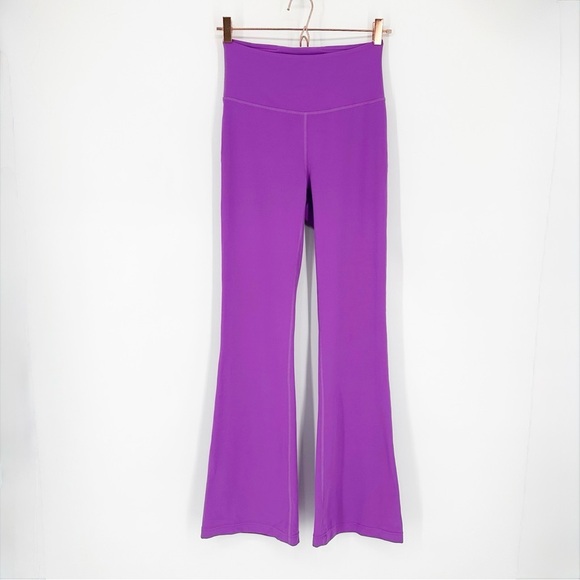Lululemon Groove Super-High-Rise Flared Pant *Nulu in Moonlit Magenta Size 6 - Picture 2 of 4
